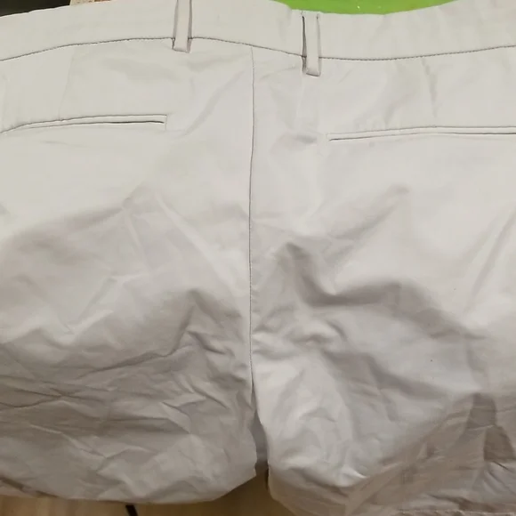 Bundle of golf shorts Greg Norman & Falls Creek Performance like new sz 36 - Picture 3 of 8